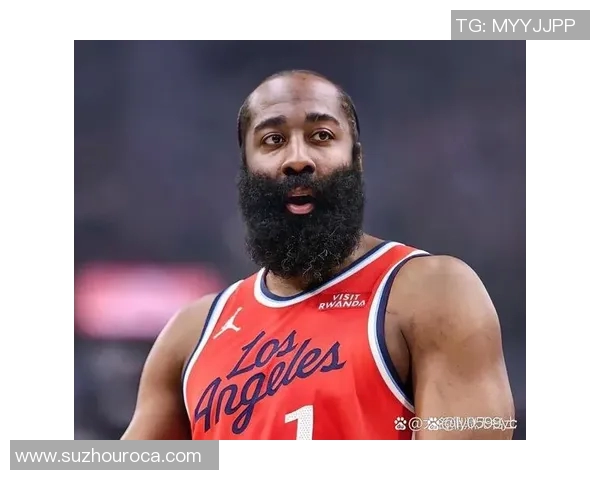 篮球明星的日常生活揭秘带你走进他们的训练与比赛背后精彩瞬间